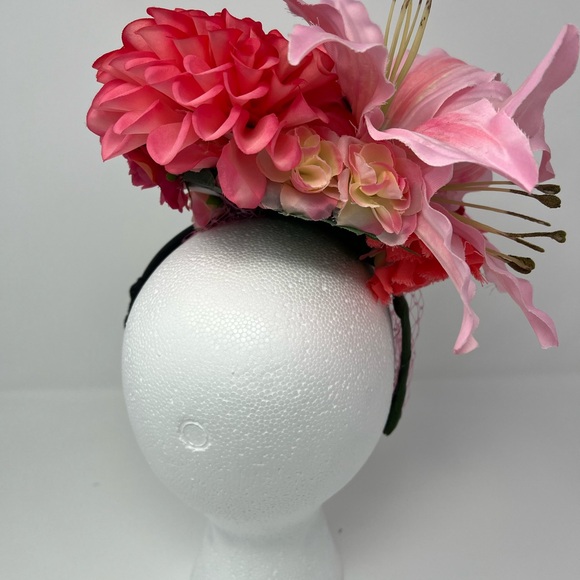 🆕 listing! Pink Toucan fascinator - Picture 2 of 8